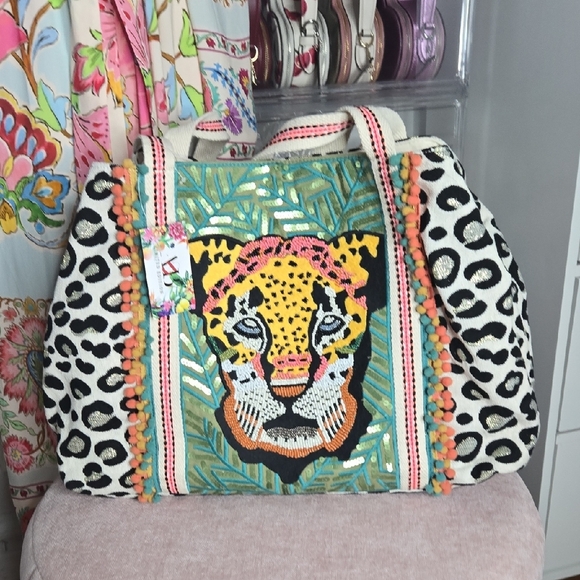 NWT A&B Tiguer Beat Tote - Picture 1 of 10